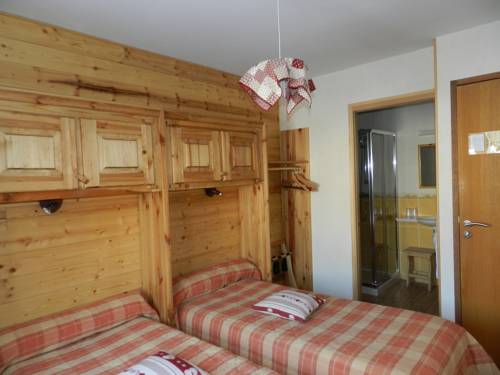 Imagen de la habitación del Hotel Arolla. Foto 11