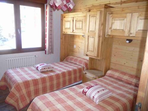 Imagen de la habitación del Hotel Arolla. Foto 12