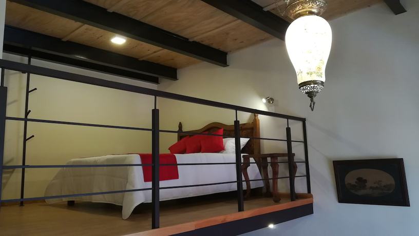Imagen de la habitación del Hotel Aroma 406. Foto 16