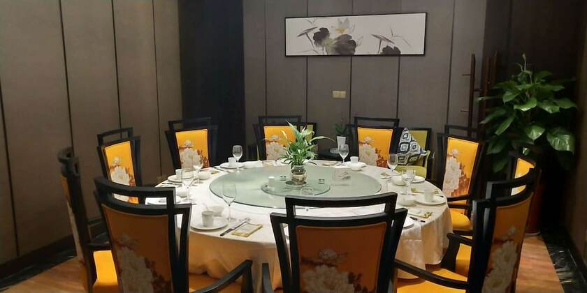 Imagen del bar/restaurante del Hotel Aroma Hotel. Foto 1