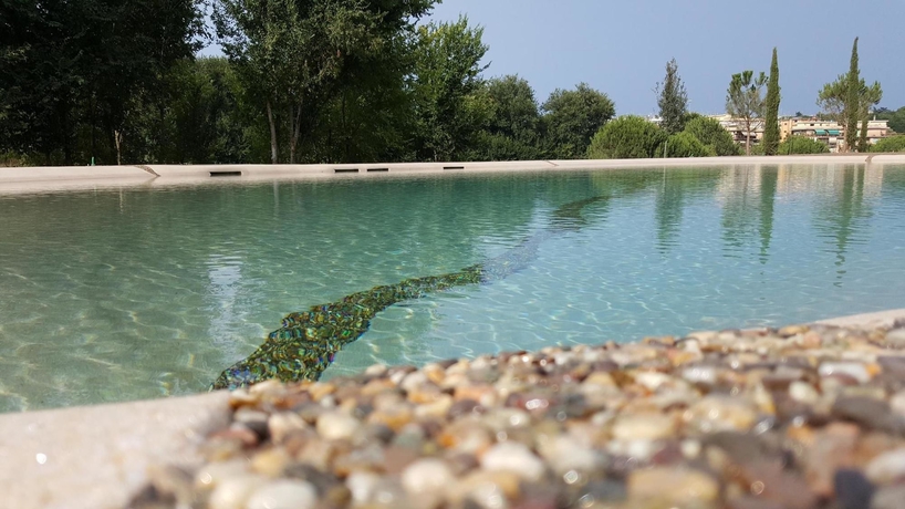 Imagen de la piscina del Hotel A.roma Lifestyle. Foto 15
