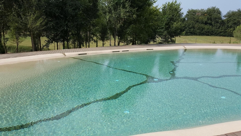 Imagen de la piscina del Hotel A.roma Lifestyle. Foto 16