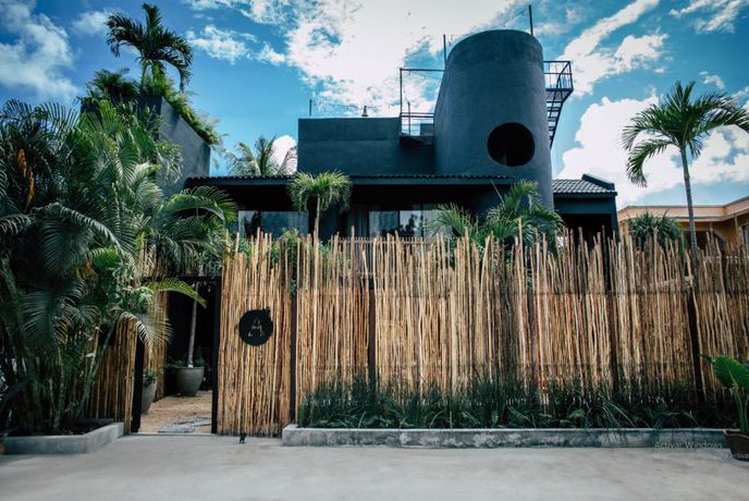 Imagen de los exteriores del Hotel Aroma Tulum. Foto 16