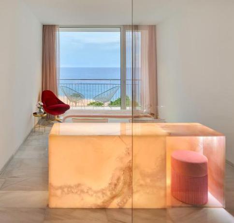 Imagen de la habitación del Hotel Aromar. Foto 8