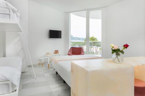 Imagen de la habitación del Hotel Aromar. Foto 10