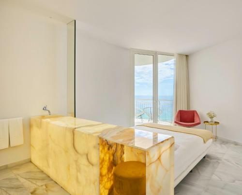 Imagen de la habitación del Hotel Aromar. Foto 11