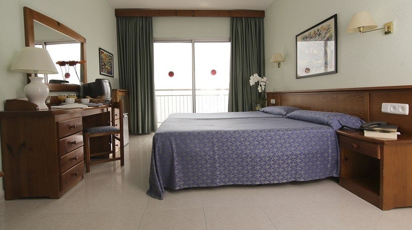 Imagen de la habitación del Hotel Aromar. Foto 13