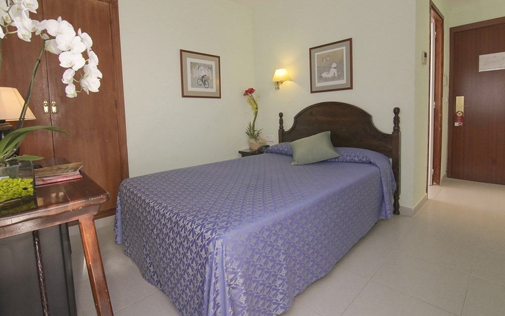 Imagen de la habitación del Hotel Aromar. Foto 14