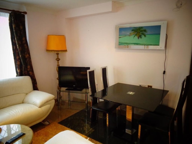 Imagen de la habitación del Hotel Aron Guest House. Foto 13