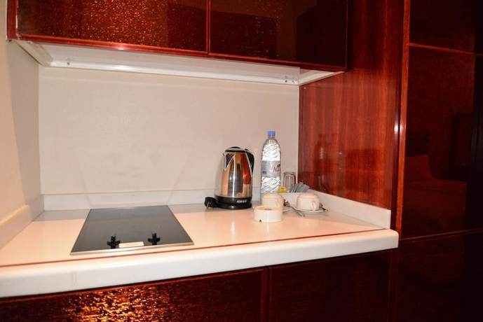 Imagen de la habitación del Hotel Aronani. Foto 16