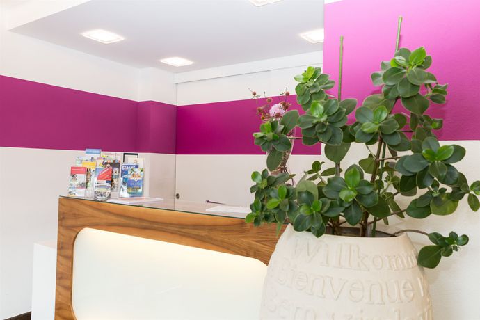 Imagen de los exteriores del Hotel Arooma. Foto 16