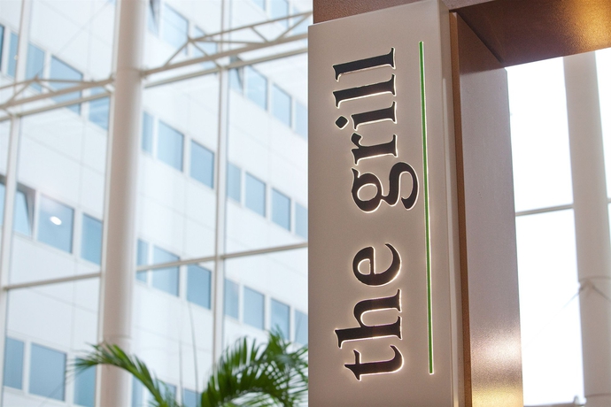 Imagen del bar/restaurante del Hotel Arora Gatwick. Foto 2