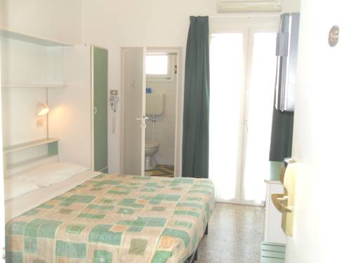 Imagen de la habitación del Hotel Aros, Rimini. Foto 4
