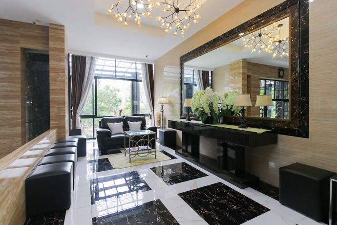 Imagen de los interiores del Hotel Arotel Bsd. Foto 14