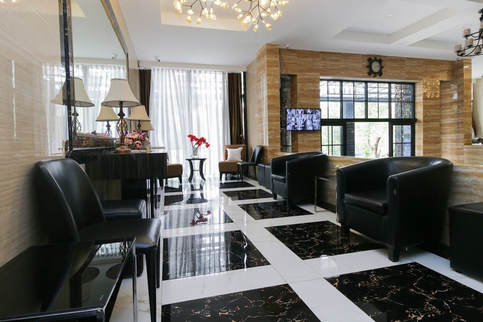 Imagen de los interiores del Hotel Arotel Bsd. Foto 15