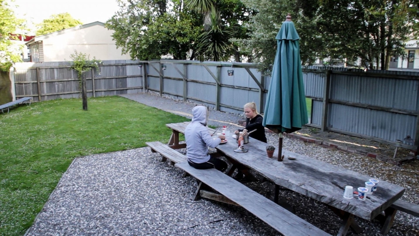 Imagen de los exteriores del Hotel Around The World Backpackers. Foto 10