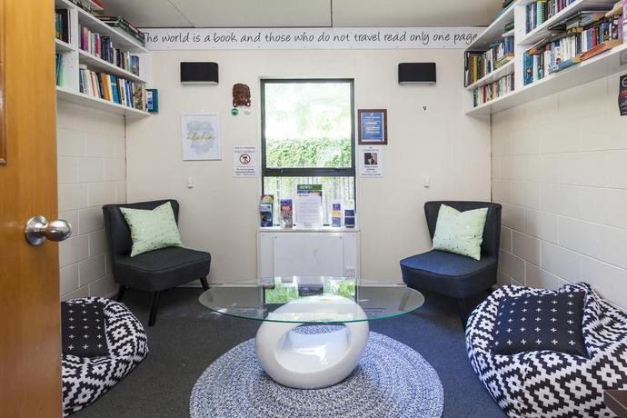 Imagen de los interiores del Hotel Around The World Backpackers. Foto 17