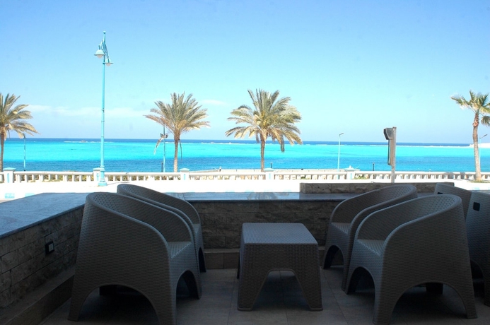 Imagen del bar/restaurante del Hotel Arous El Bahr. Foto 3