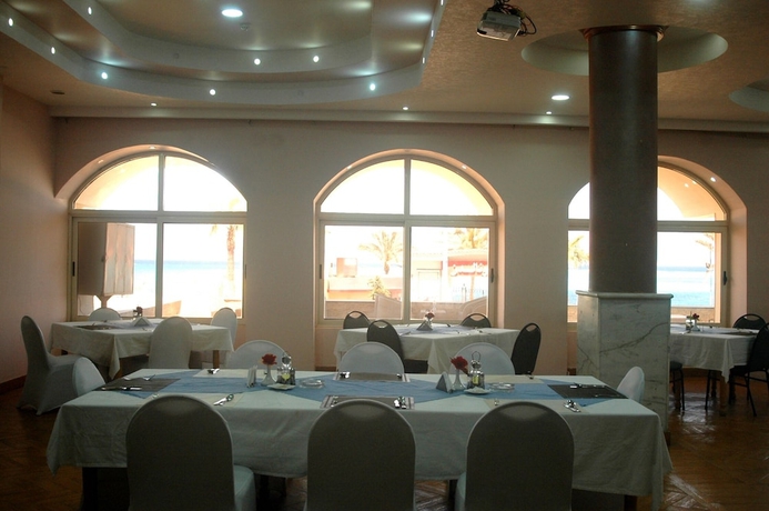 Imagen del bar/restaurante del Hotel Arous El Bahr. Foto 6