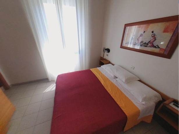 Imagen de la habitación del Hotel Arpa. Foto 15