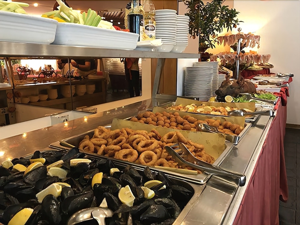 Imagen del bar/restaurante del Hotel Arpa. Foto 7