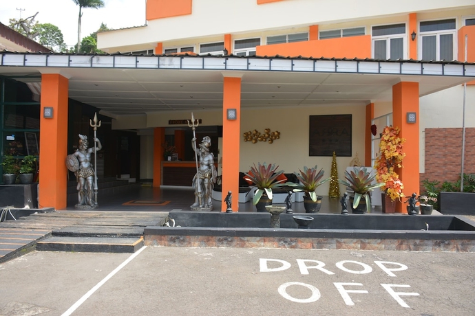 Imagen de los interiores del Hotel Arra Lembah Pinus. Foto 17