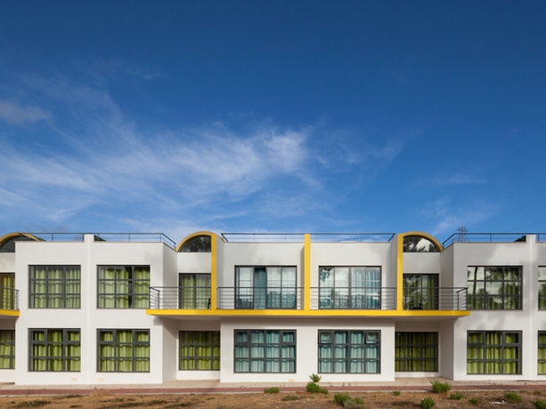 Imagen de los exteriores del Hotel Arrabida Resort & Golf Academy. Foto 6