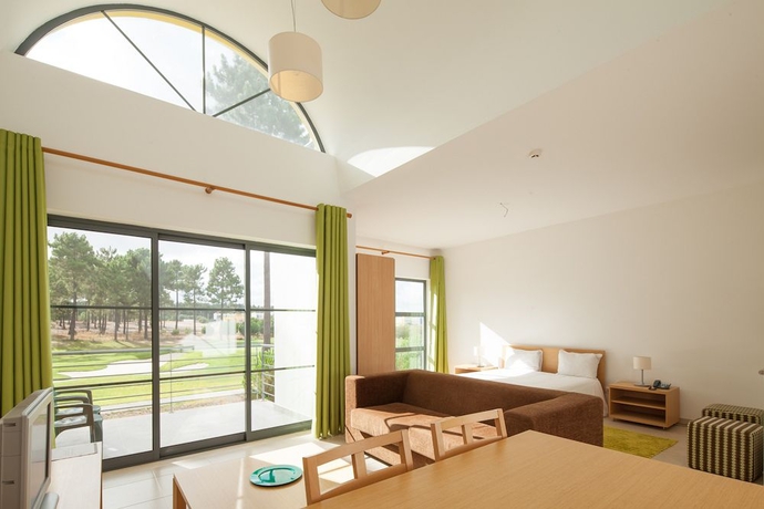 Imagen de la habitación del Hotel Arrabida Resort & Golf Academy. Foto 3