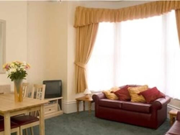 Imagen del bar/restaurante del Hotel Arrandale House. Foto 9