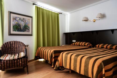 Imagen de la habitación del Hotel Arrasate. Foto 6