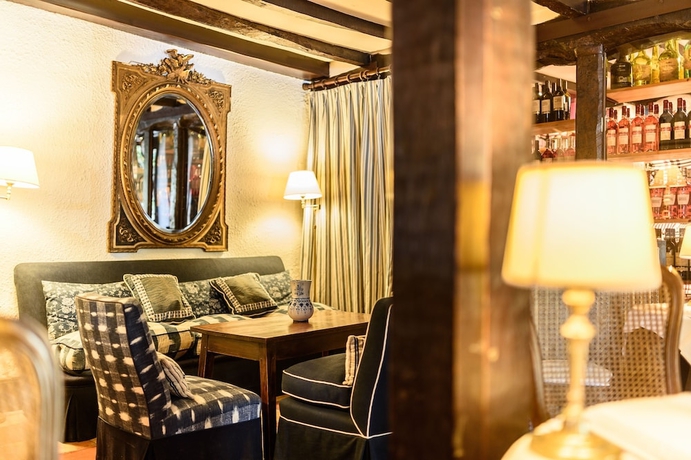 Imagen del bar/restaurante del Hotel Arraya. Foto 3