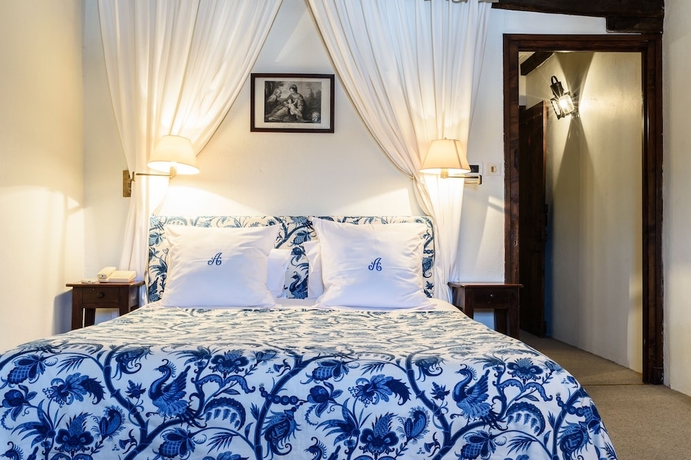 Imagen de la habitación del Hotel Arraya. Foto 12