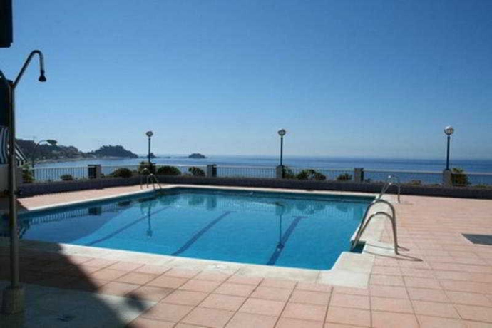 Imagen de la piscina del Hotel Arrayanes Playa. Foto 18