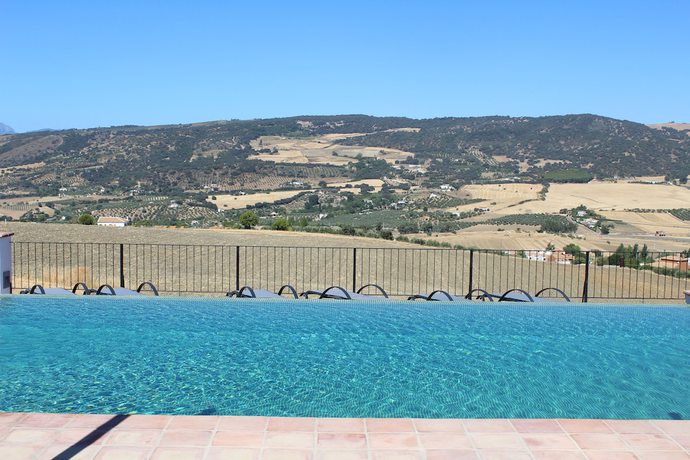 Imagen de la piscina del Hotel Arriadh, Ronda. Foto 16