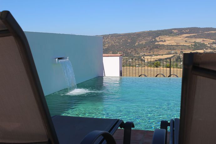 Imagen de la piscina del Hotel Arriadh, Ronda. Foto 18