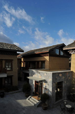 Imagen de los exteriores del Hotel Arro Khampa By Zinc Journey Shangri-la. Foto 11