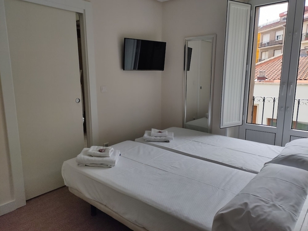 Imagen de la habitación del Hotel Arrope. Foto 16