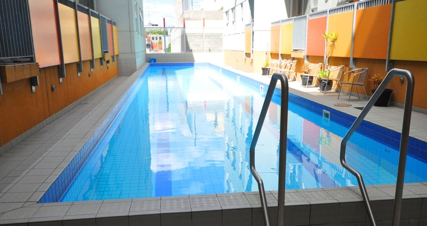Imagen de la piscina del Hotel Arrow On Swanston. Foto 16