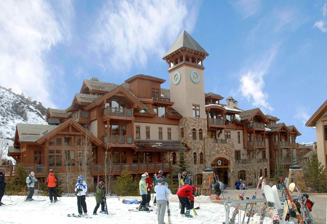Imagen de los interiores del Hotel Arrowhead Village Beaver Creek. Foto 19