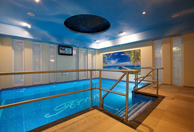 Imagen de la piscina del Hotel Arrows. Foto 19