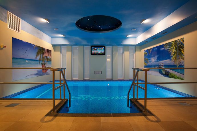 Imagen de la piscina del Hotel Arrows. Foto 20