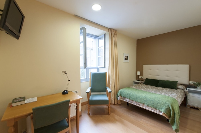 Imagen de la habitación del Hotel Arrupe. Foto 15