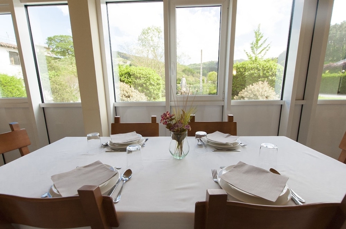 Imagen del bar/restaurante del Hotel Arrupe. Foto 2