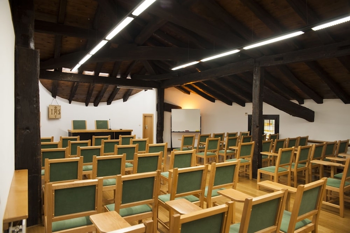 Imagen de los interiores del Hotel Arrupe. Foto 19