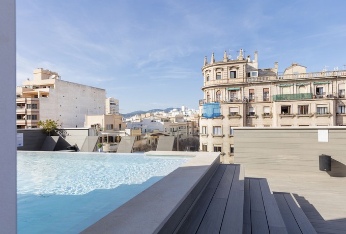 Imagen de la piscina del Hotel Ars Magna Bleisure. Foto 20