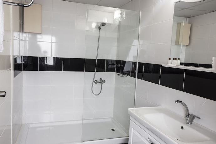 Imagen de la habitación del Hotel Arsen. Foto 7