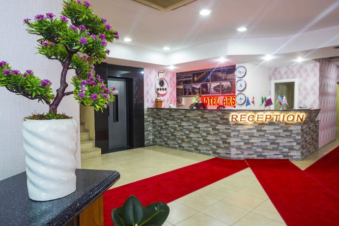 Imagen de los interiores del Hotel Arsen. Foto 19