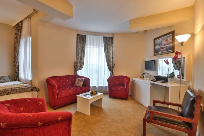 Imagen de la habitación del Hotel Arsen. Foto 15