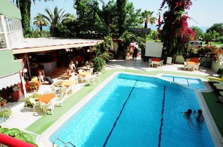 Imagen de la piscina del Hotel Arsi Enfi City Beach. Foto 7