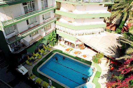 Imagen de la piscina del Hotel Arsi Enfi City Beach. Foto 8